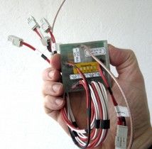 Sender TX40/TX60 als Miniaturversion im Vergussblock (M-VG) mit separater Batterie für bis zu 4 Pt100-Fühler